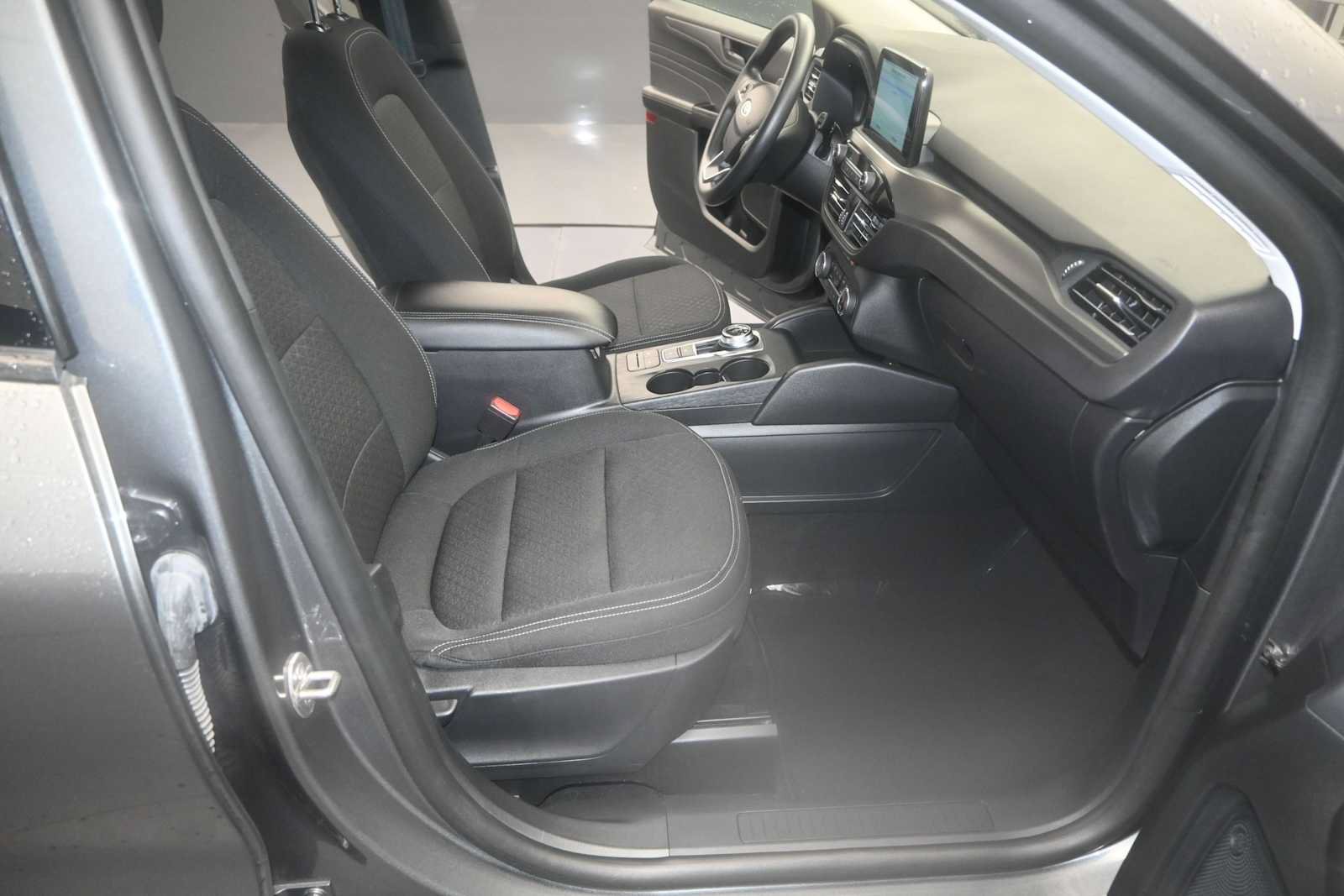 Certified 2025 Ford Escape Active FWD image 16