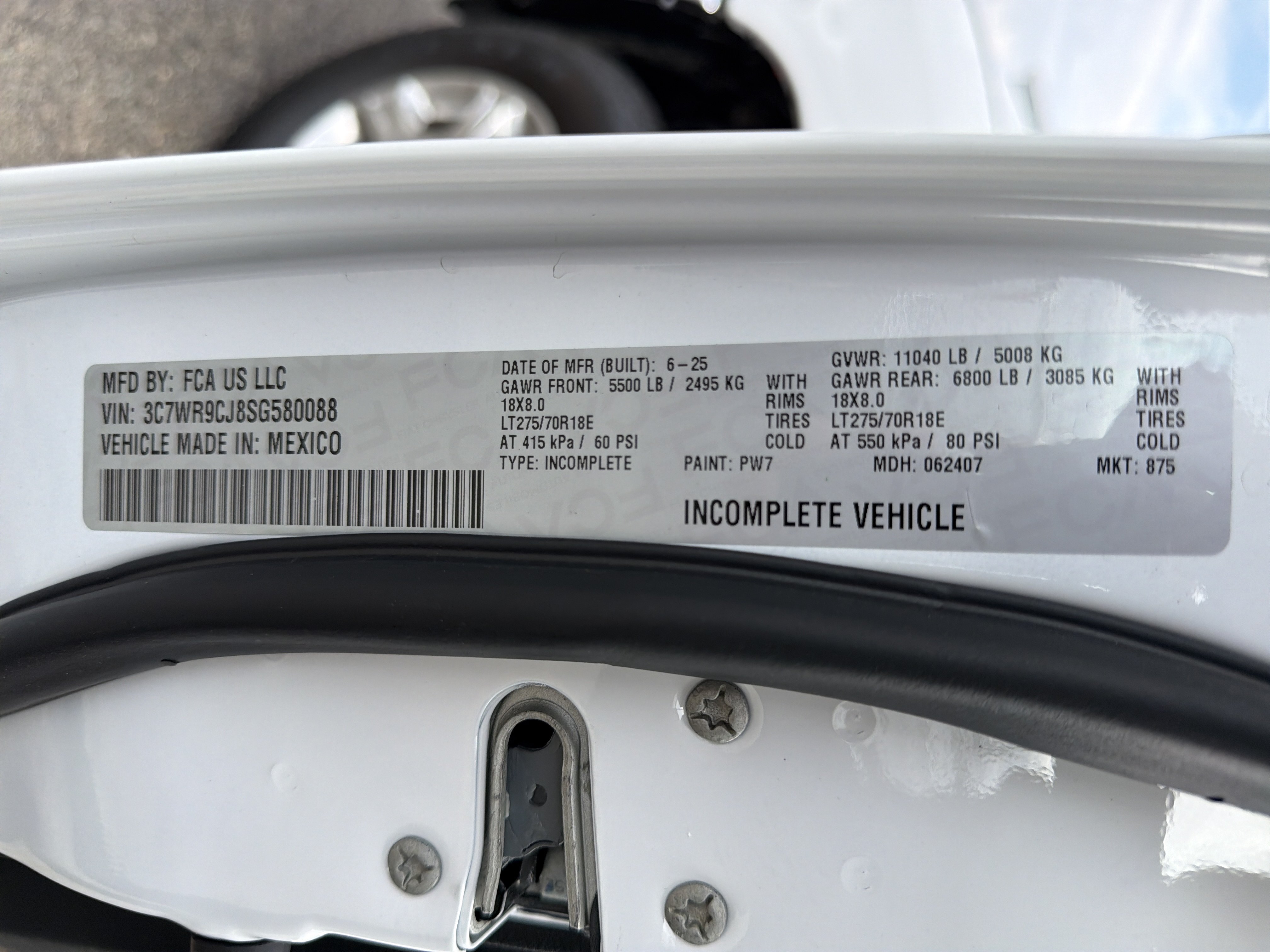 Used 2025 RAM 3500 Big Horn AWD/4WD image 32