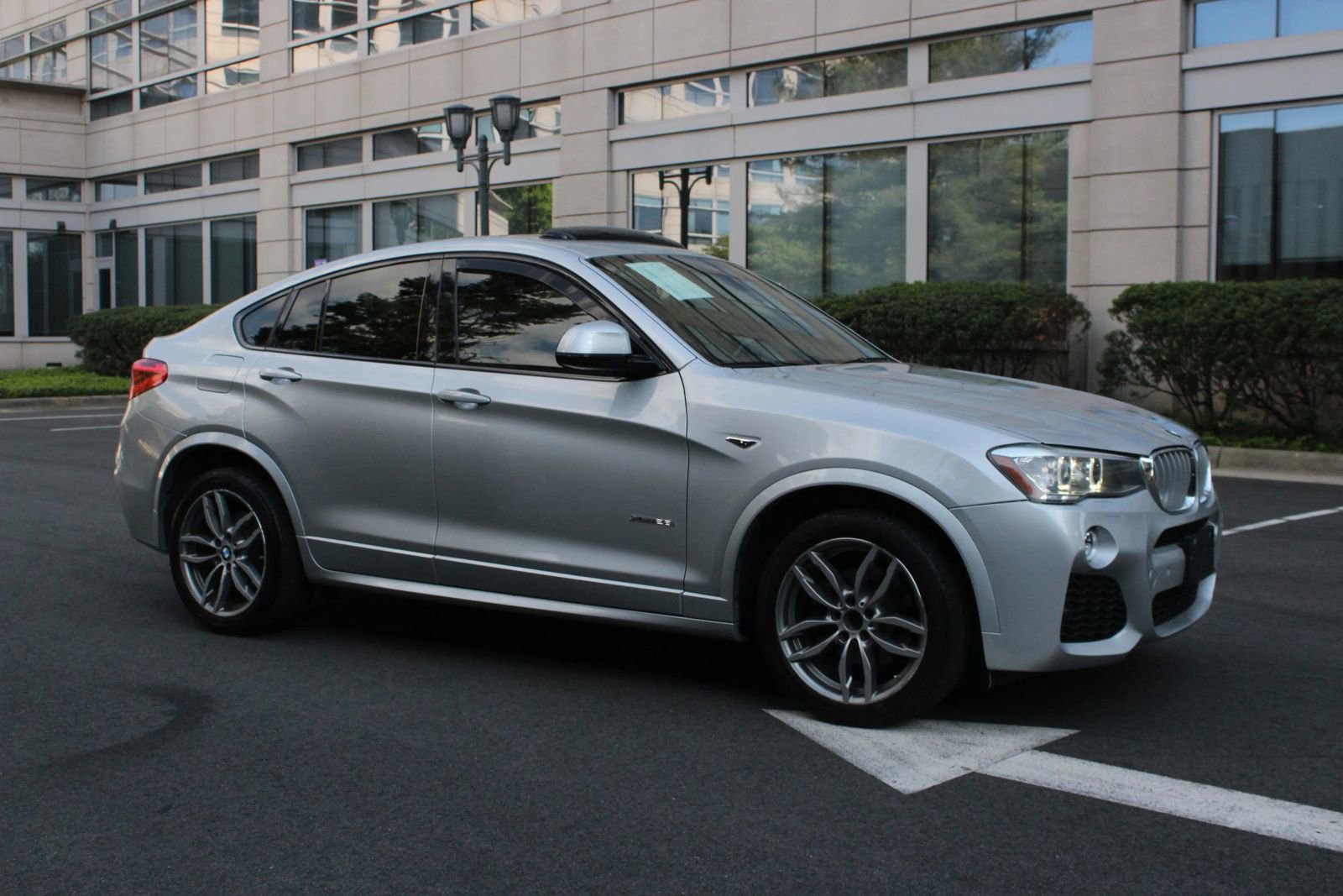 Used 2017 BMW X4 xDrive28i AWD/4WD image 2