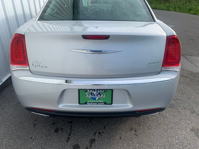 Used 2020 Chrysler 300 Touring L w/ Value Package AWD/4WD image 4