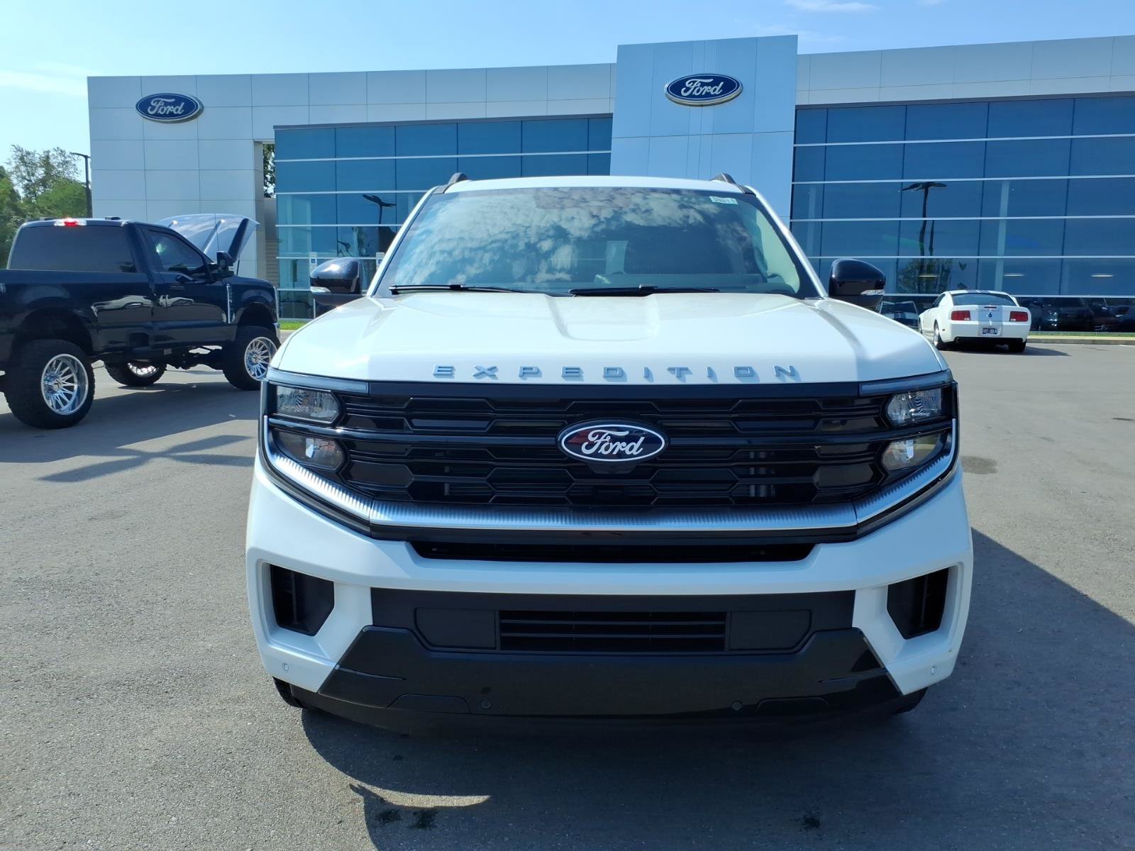 New 2027 Ford Expedition Max Platinum w/ Driver's Package AWD/4WD image 8