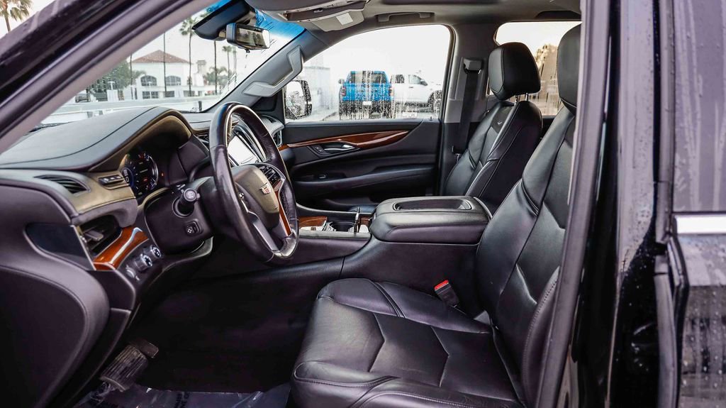 Used 2018 Cadillac Escalade ESV Premium Luxury image 22