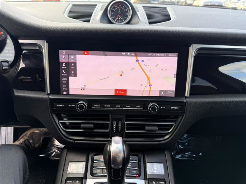 Used 2021 Porsche Macan AWD/4WD image 37