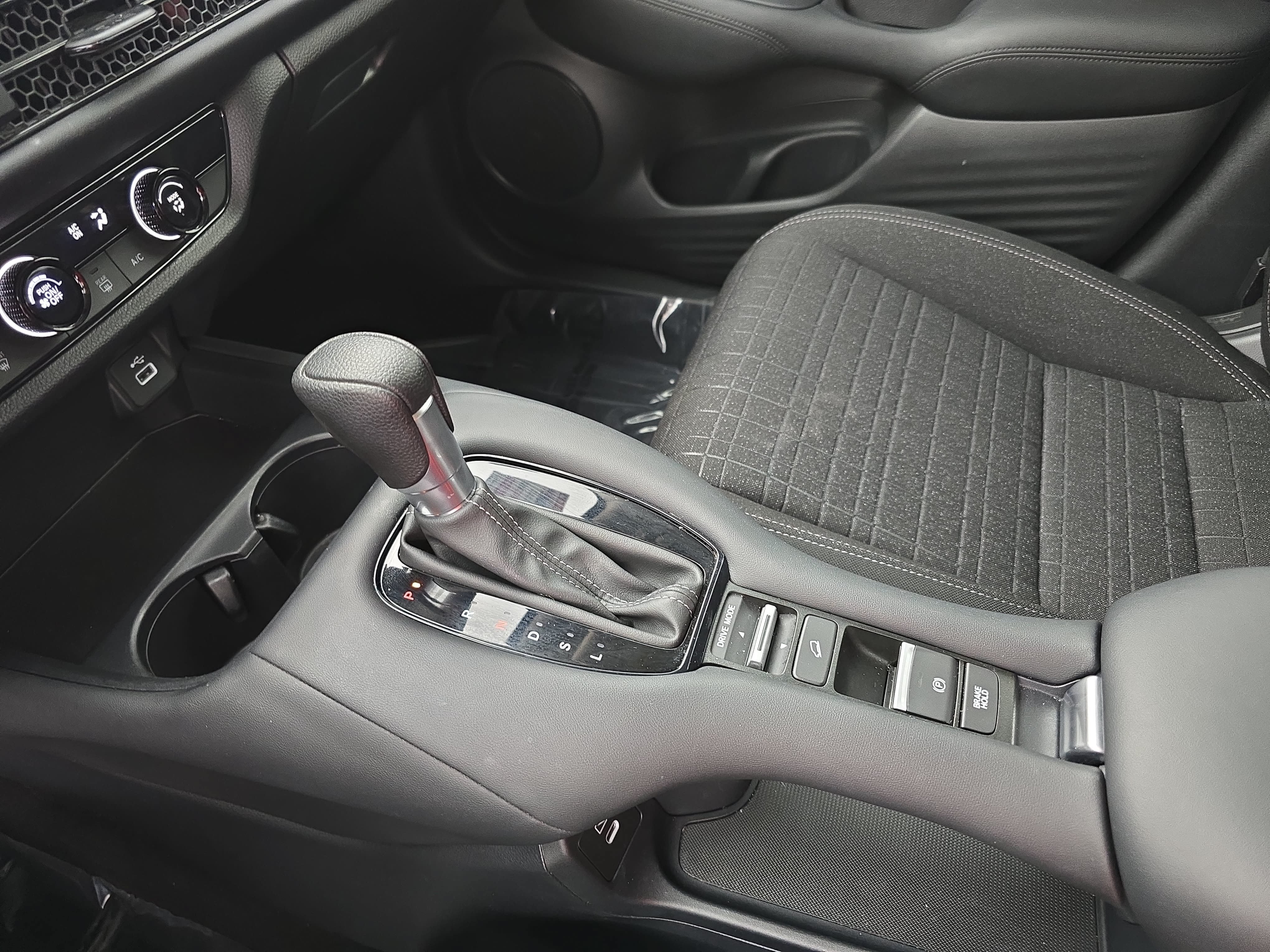 Used 2024 Honda HR-V LX image 24