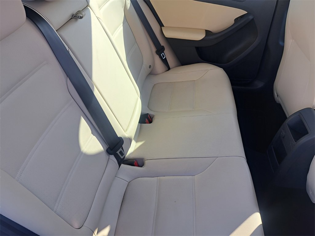 Used 2017 Volkswagen Jetta SE image 22