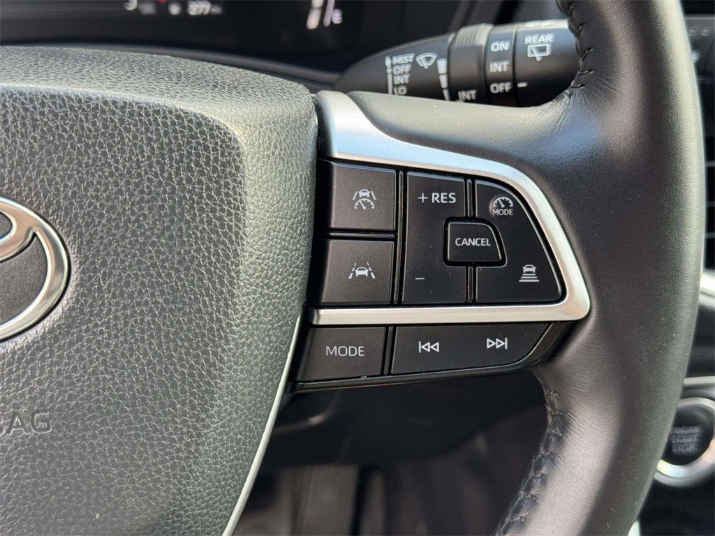 Used 2024 Toyota Grand Highlander XLE image 12