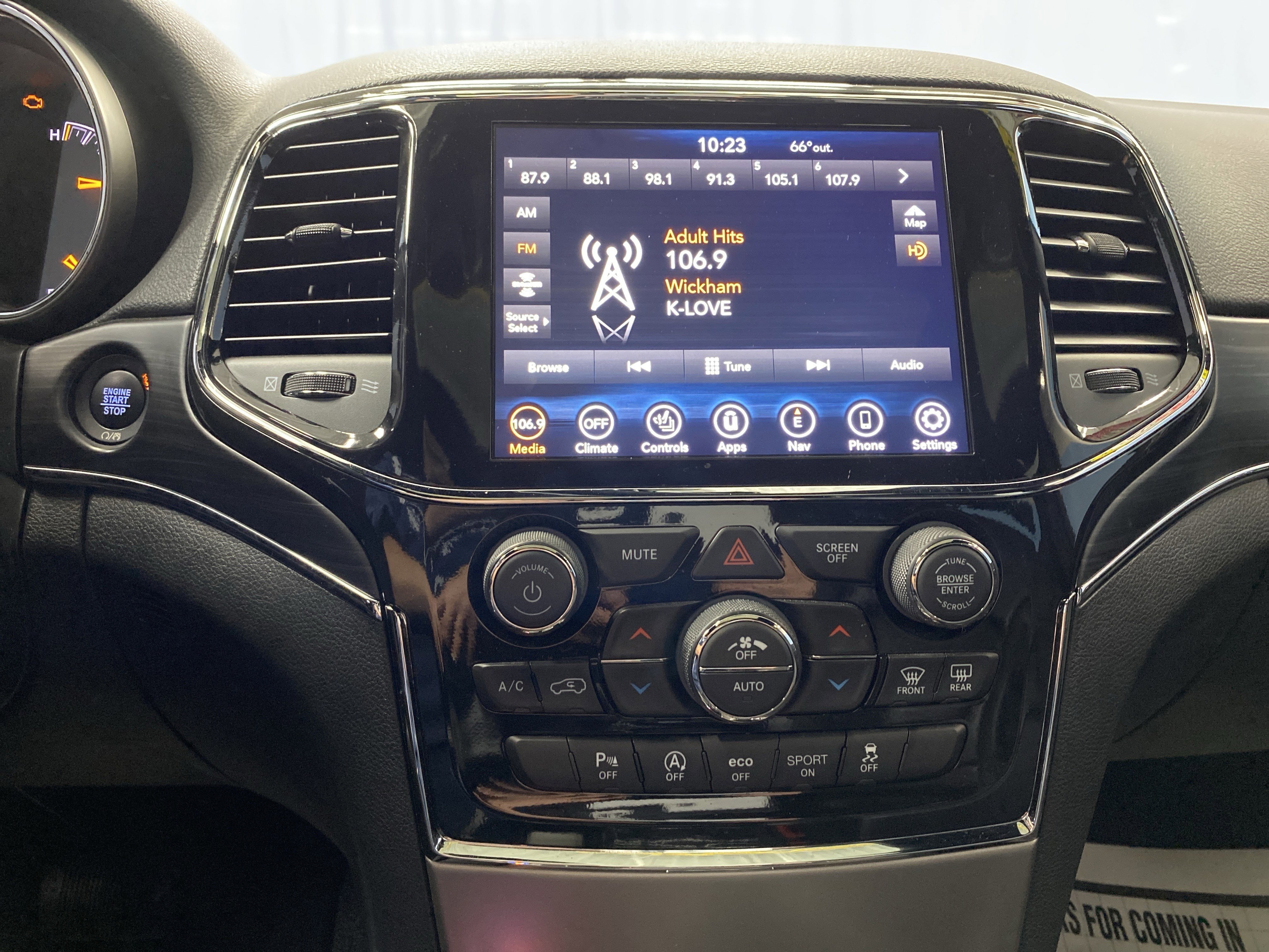 Certified 2022 Jeep Grand Cherokee Limited image 15