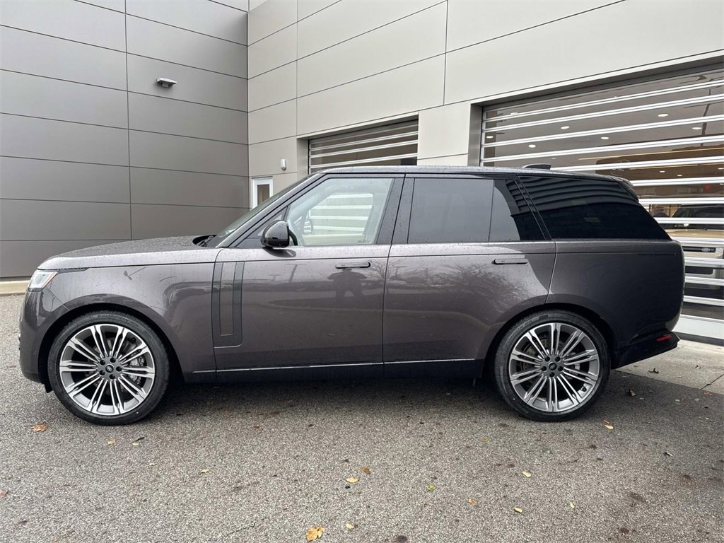 New 2025 Land Rover Range Rover SE image 4