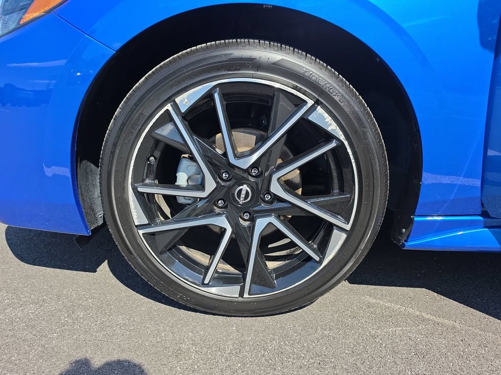 Used 2025 Nissan Sentra SR FWD image 12