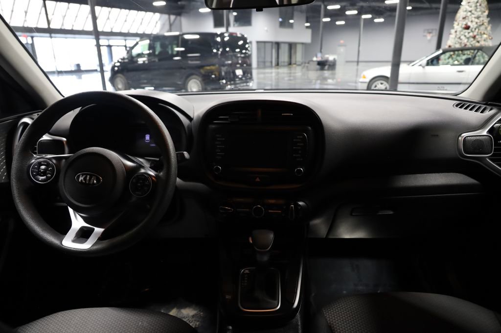 Used 2021 Kia Soul LX FWD image 20