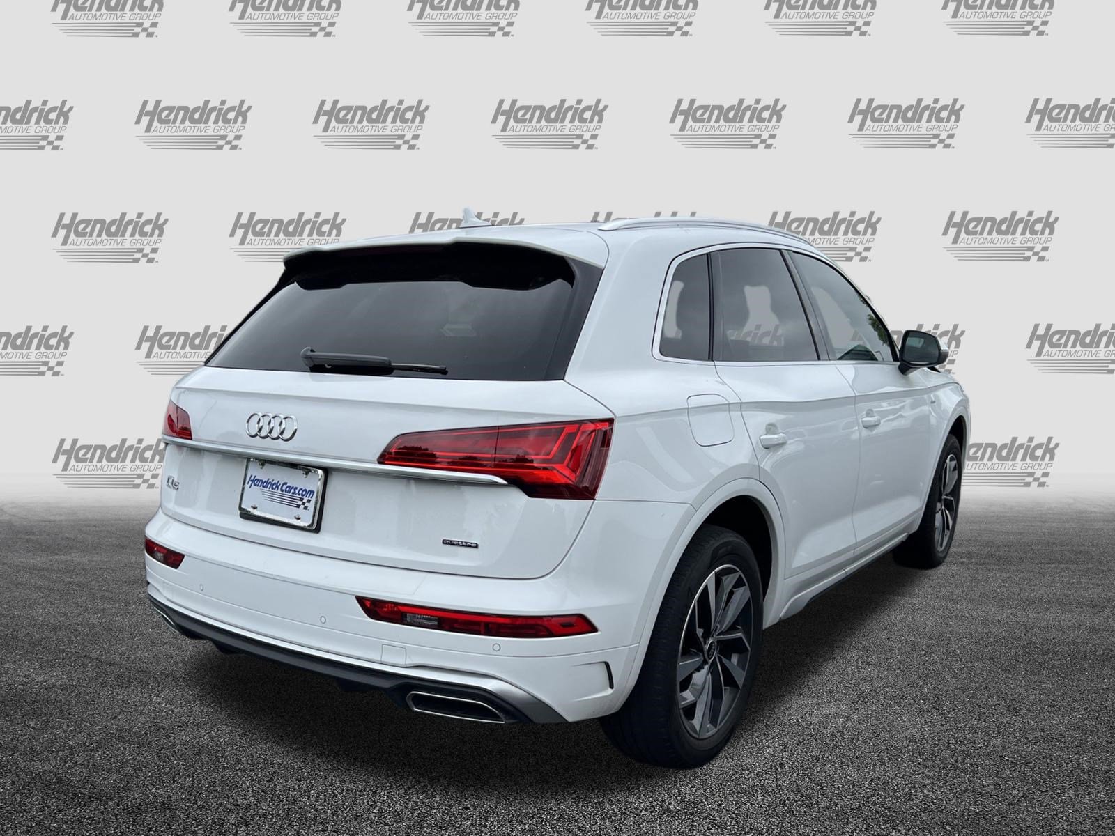 Used 2023 Audi Q5 2.0T Premium Plus w/ Premium Plus Package AWD/4WD image 11