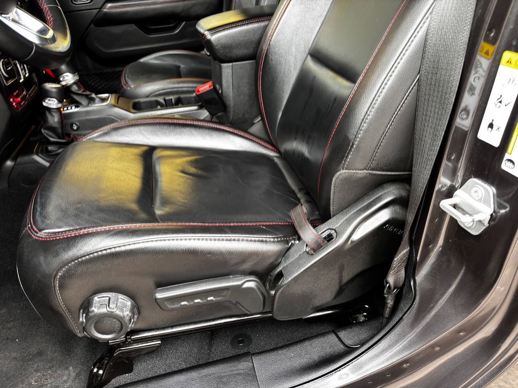 Used 2018 Jeep Wrangler Unlimited Rubicon w/ Safety Group image 21