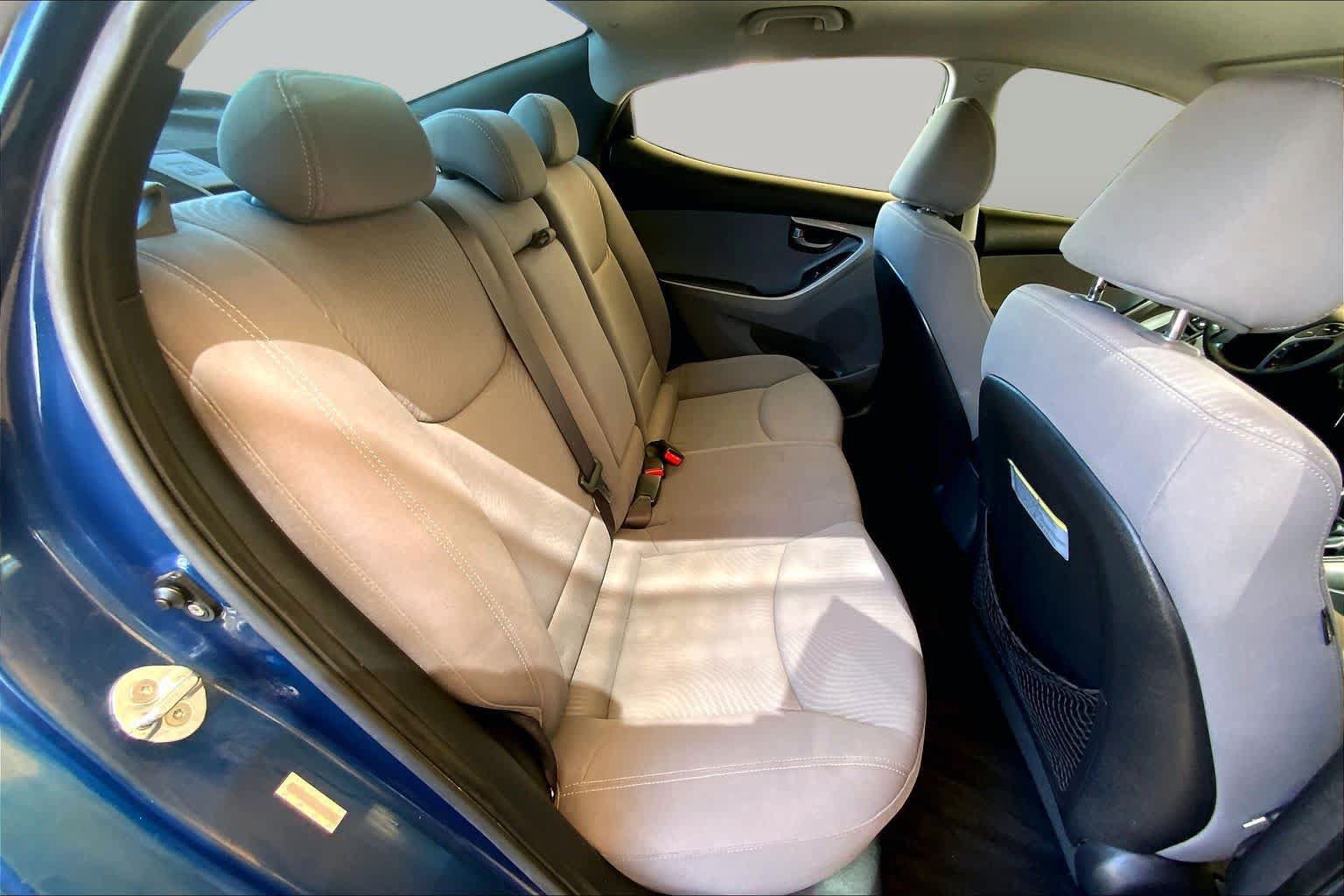 Used 2014 Hyundai Elantra SE FWD image 18