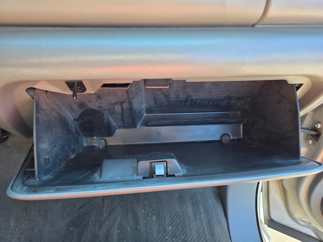 Used 2004 Ford Excursion XLT AWD/4WD image 34