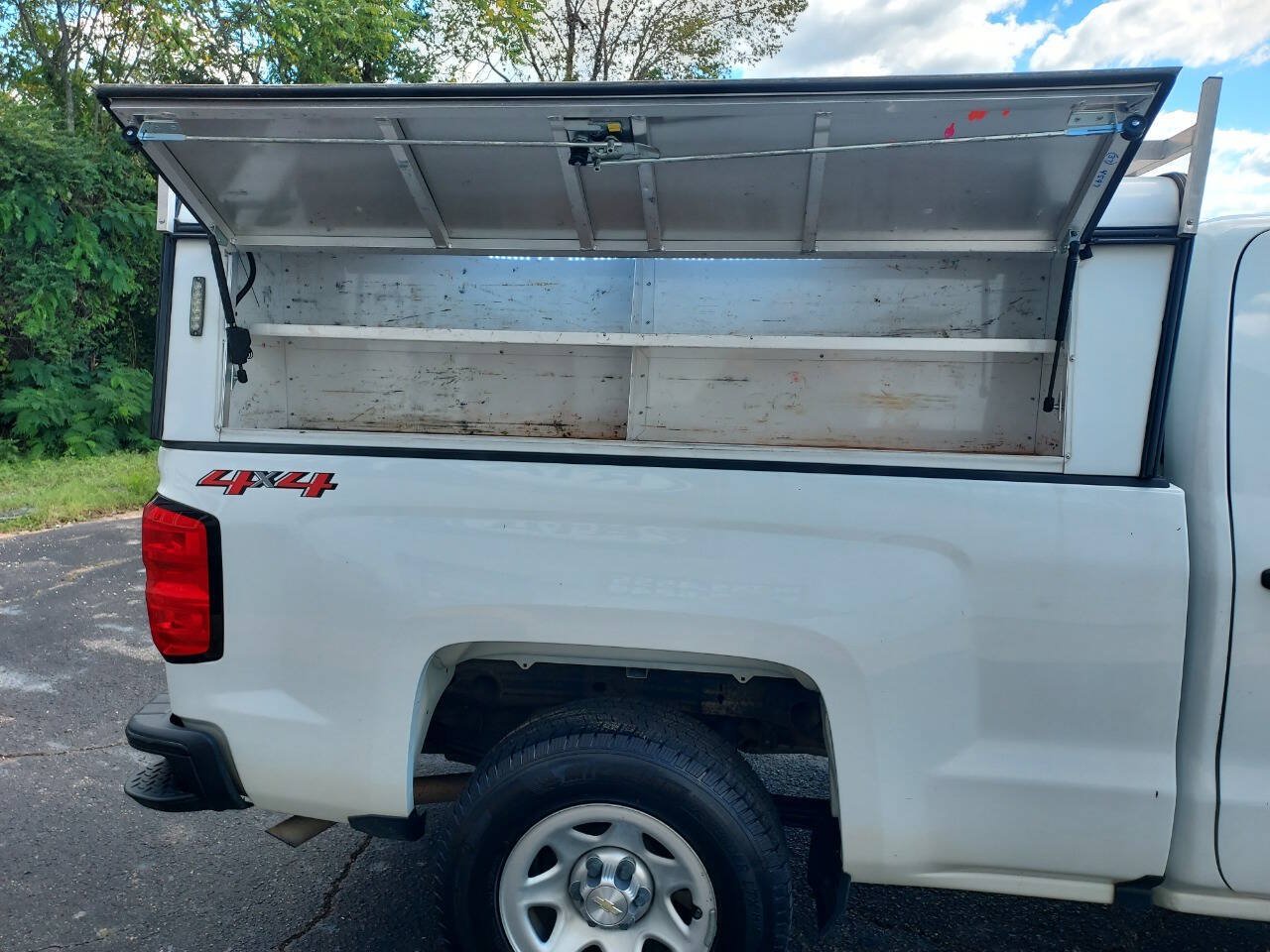 Used 2018 Chevrolet Silverado 1500 W/T AWD/4WD image 8