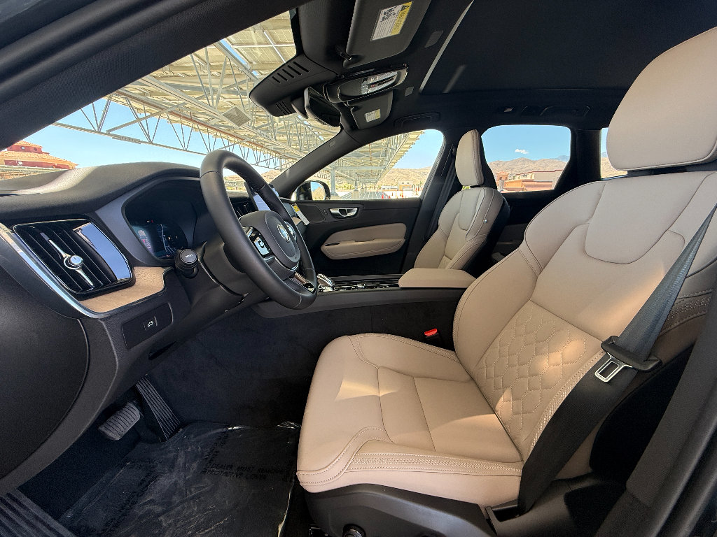 New 2026 Volvo XC60 B5 Plus w/ Climate Package PRO AWD/4WD image 10