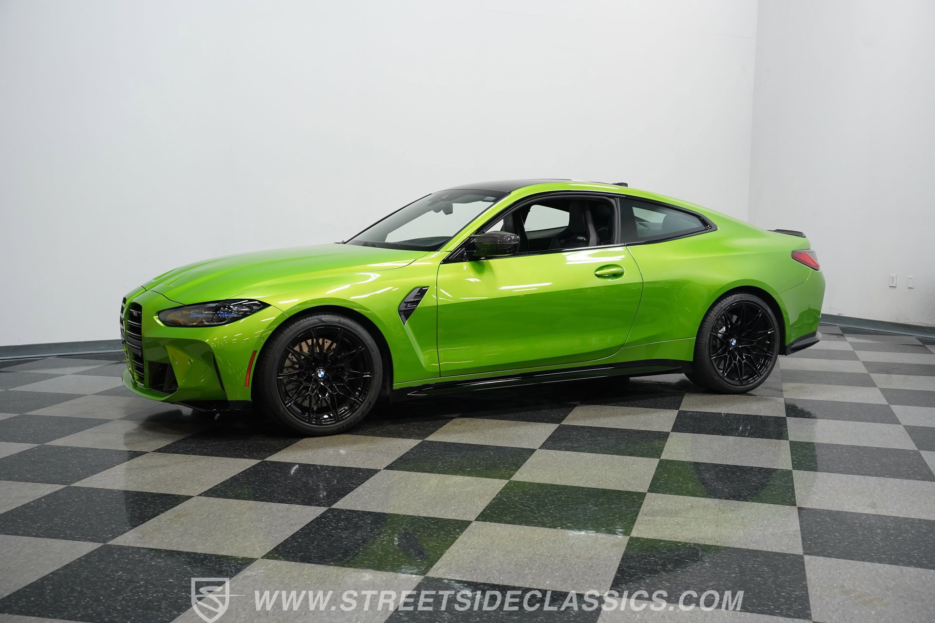 Used 2021 BMW M4 Competition w/ M Carbon Exterior Package RWD image 7