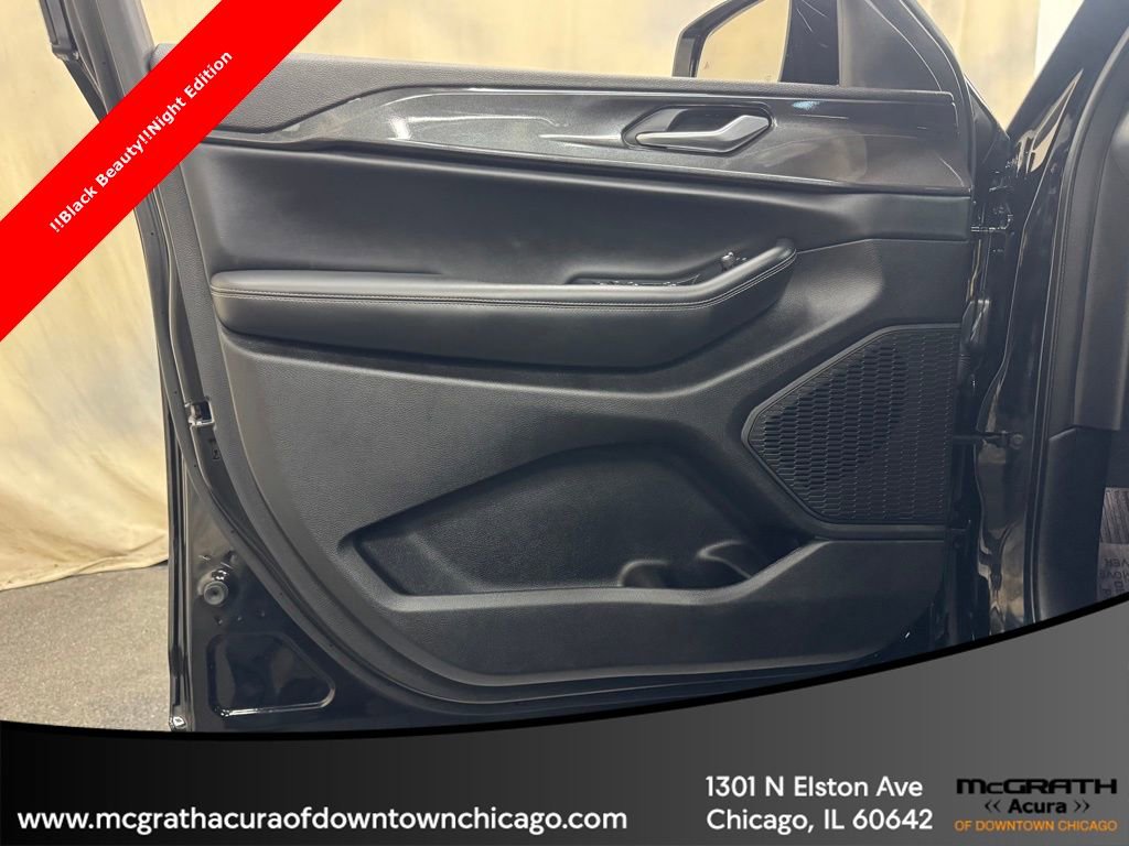 Used 2023 Jeep Grand Cherokee L Laredo image 12