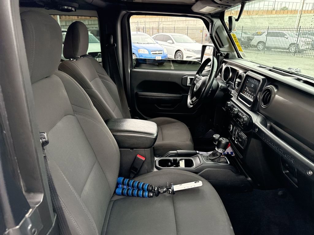 Used 2022 Jeep Wrangler Sport AWD/4WD image 15