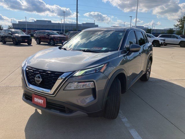 Used 2022 Nissan Rogue SV image 3