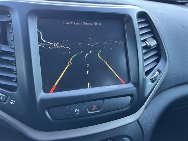 Used 2017 Jeep Cherokee Latitude w/ Safety/Convenience Group image 35