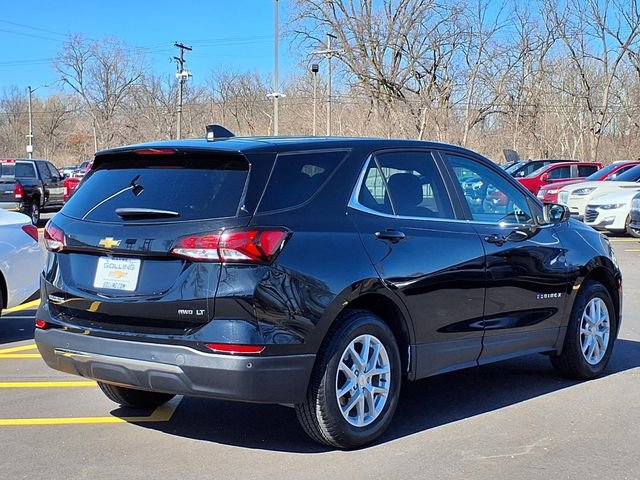 Used 2023 Chevrolet Equinox LT image 2
