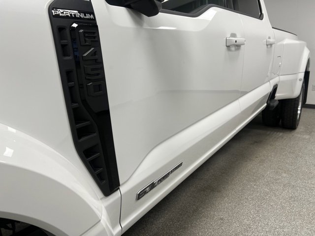 Used 2025 Ford F450 Platinum w/ FX4 Off-Road Package image 15