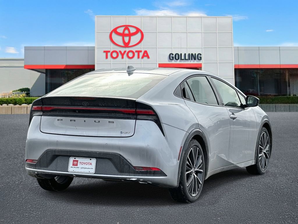 Used 2025 Toyota Prius XLE image 5