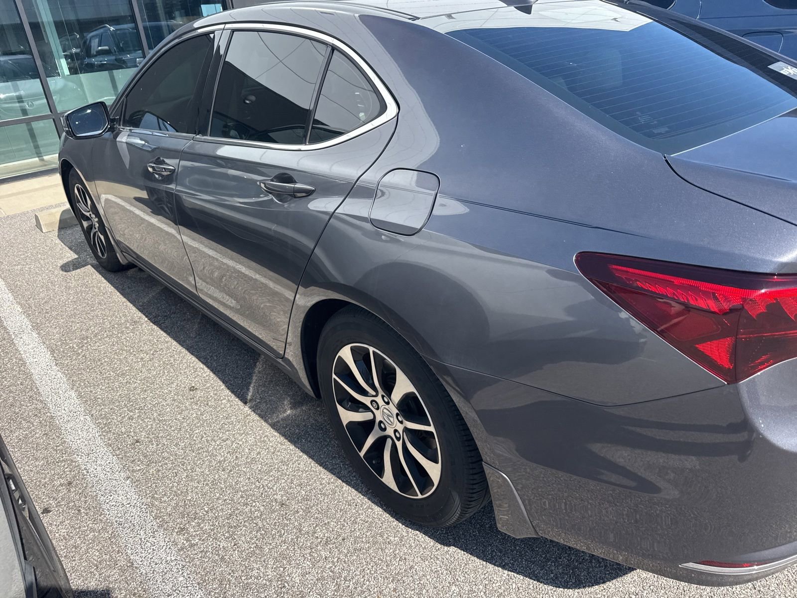 Used 2017 Acura TLX w/ Technology Package FWD image 4