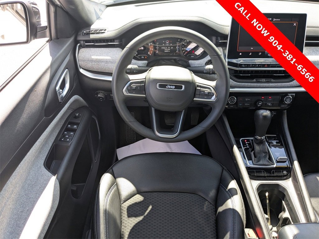 Used 2024 Jeep Compass Latitude image 18