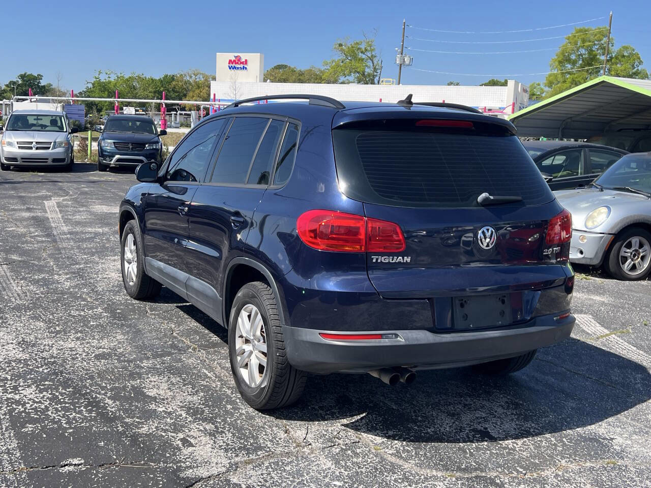 Used 2015 Volkswagen Tiguan SE image 6