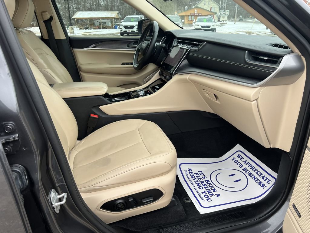 Used 2022 Jeep Grand Cherokee L Limited image 18