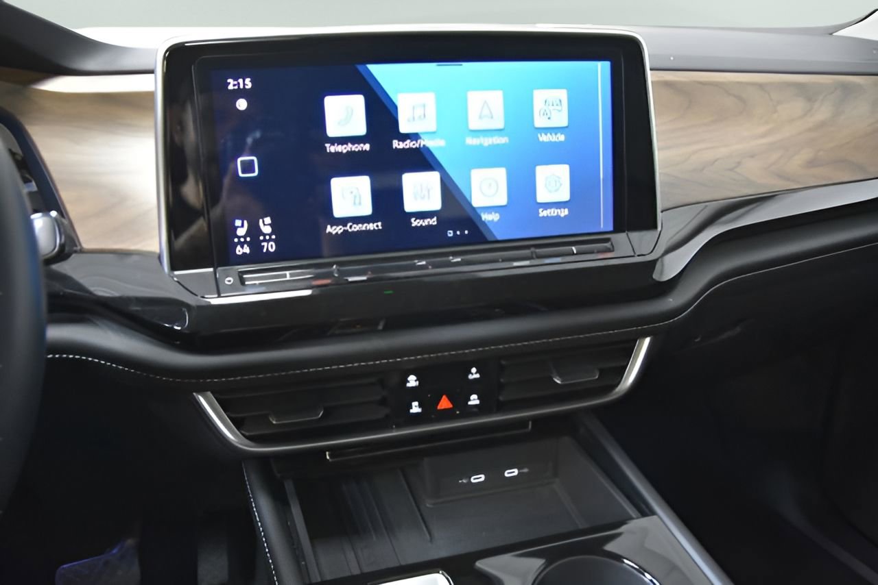 Used 2025 Volkswagen Atlas SE image 23