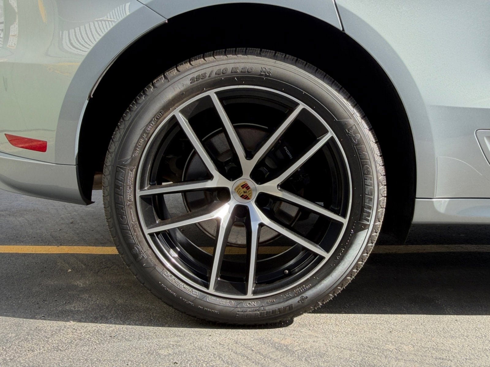 Used 2025 Porsche Macan AWD/4WD image 15