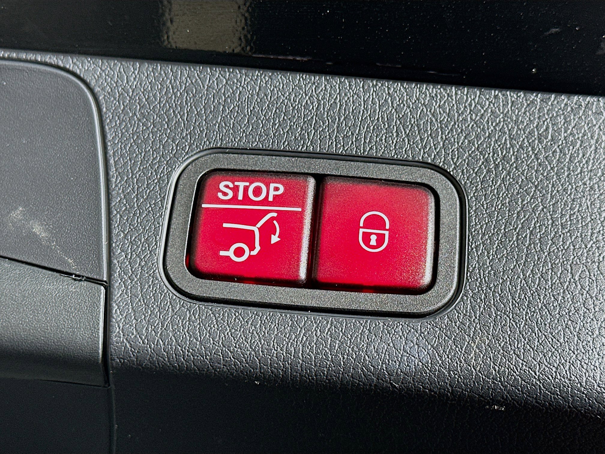 Used 2024 Mercedes-Benz GLB 250 GLB 250 image 31