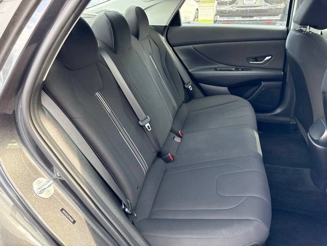 Used 2023 Hyundai Elantra SEL w/ Convenience Package FWD image 11