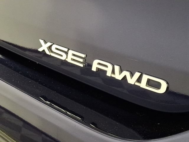 Used 2023 Toyota Highlander XSE AWD/4WD image 32