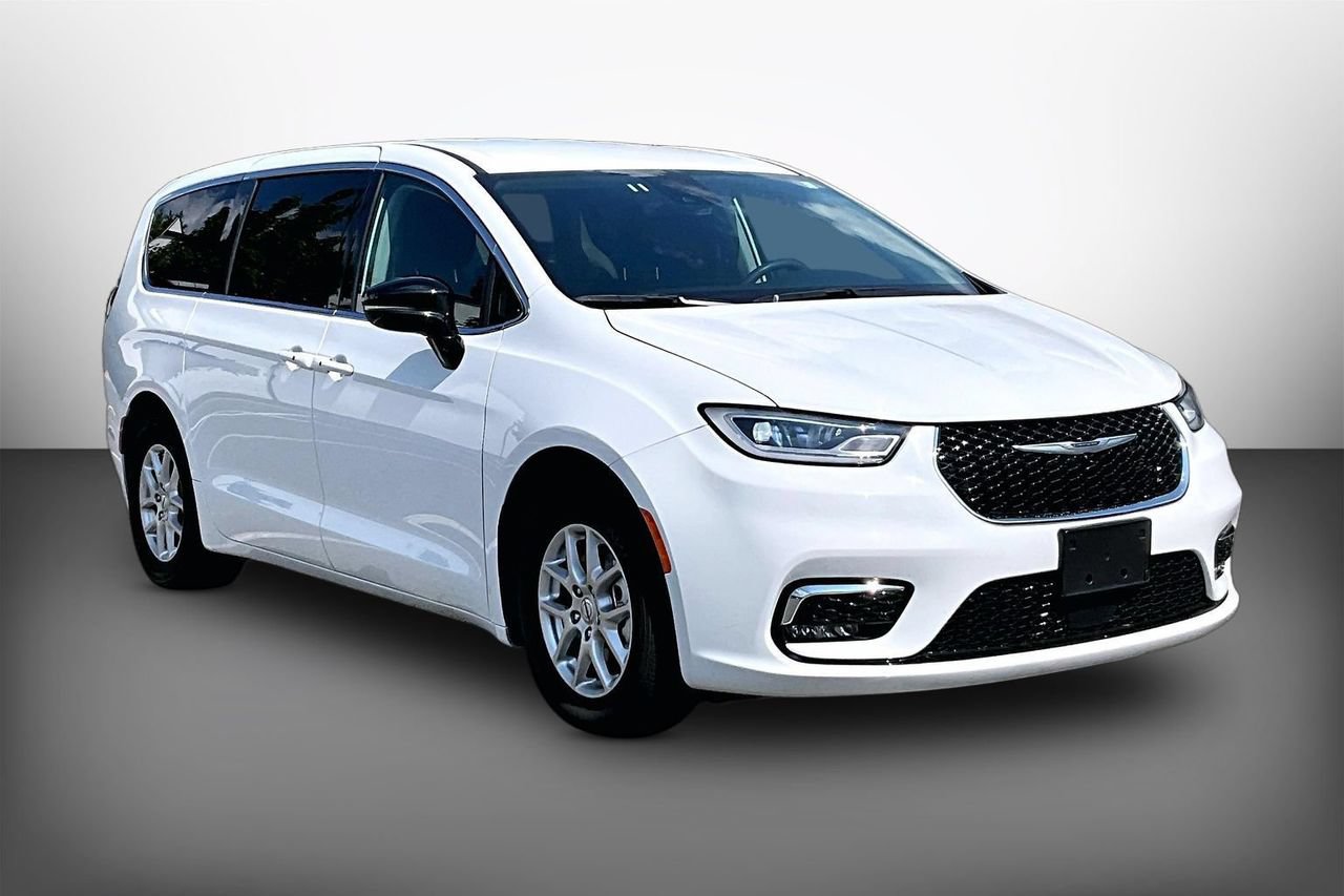 Used 2024 Chrysler Pacifica Touring-L FWD image 1