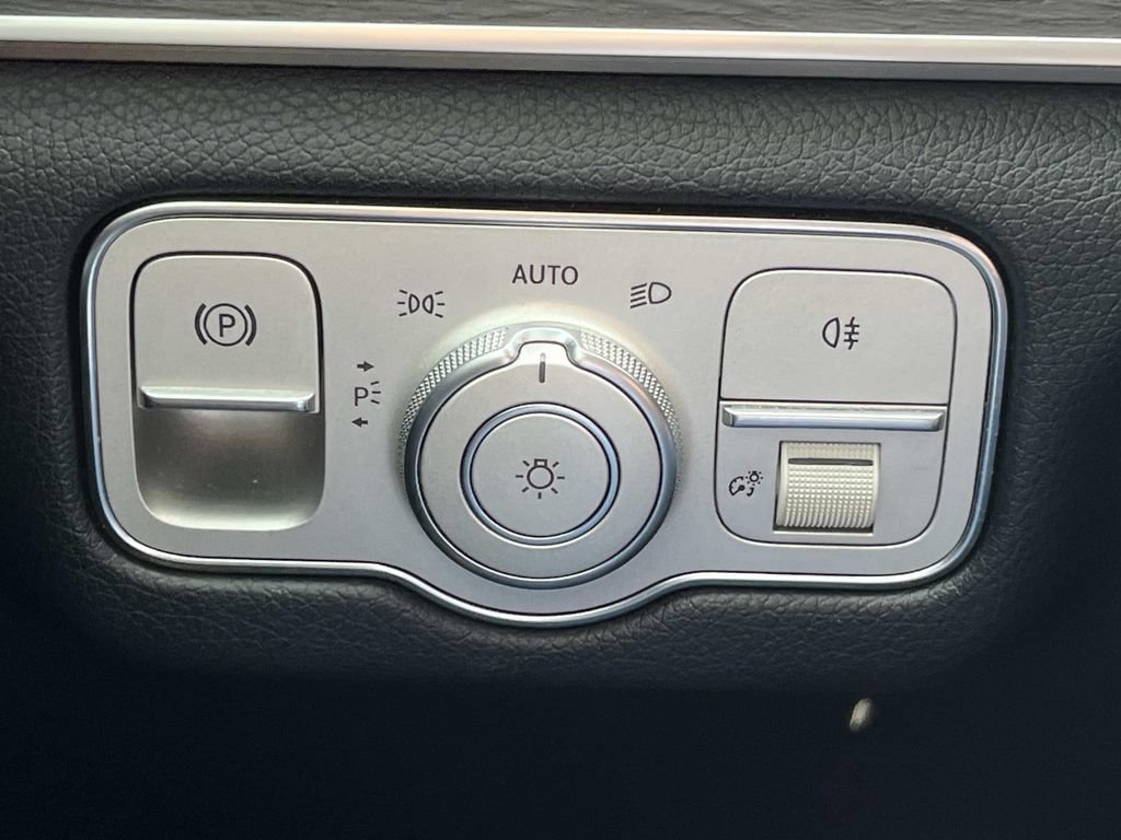 Used 2020 Mercedes-Benz GLS 450 4MATIC image 37