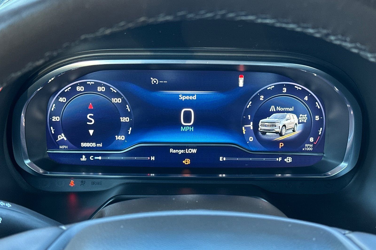 Used 2024 Chevrolet Suburban LT image 36