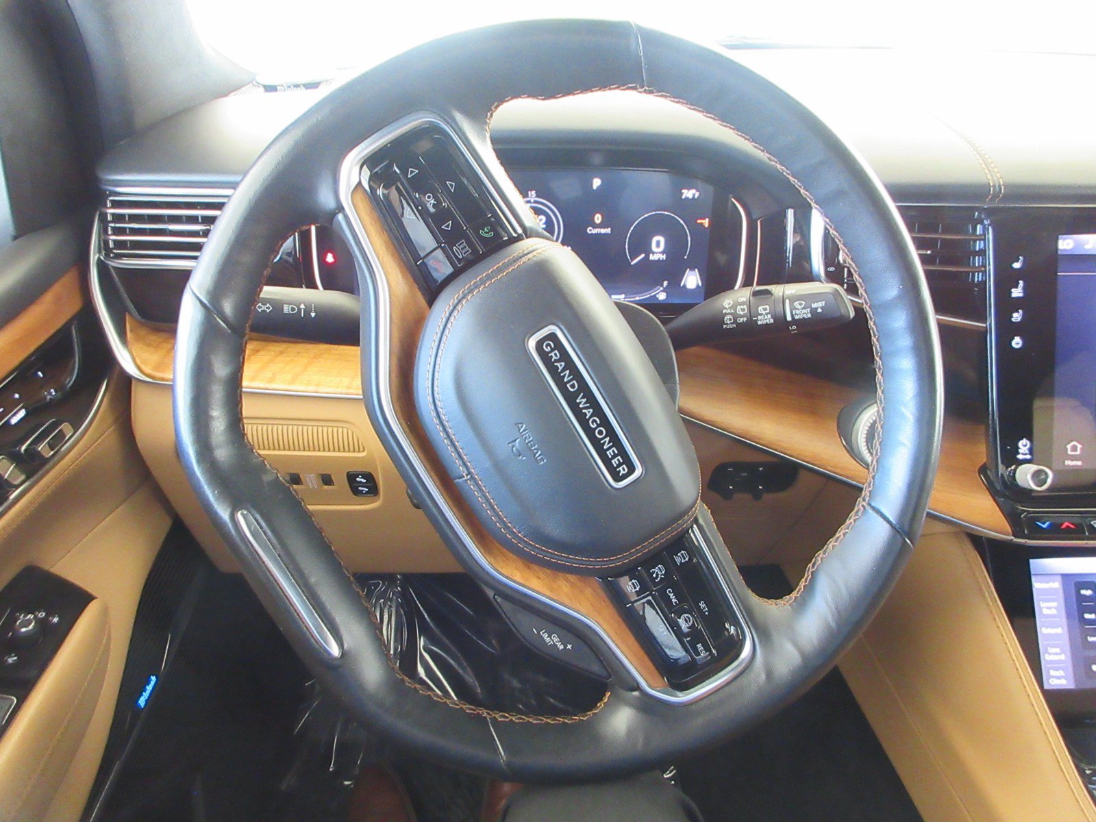 Used 2022 Jeep Grand Wagoneer Series III w/ Rear Seat Video Group 1 AWD/4WD image 42