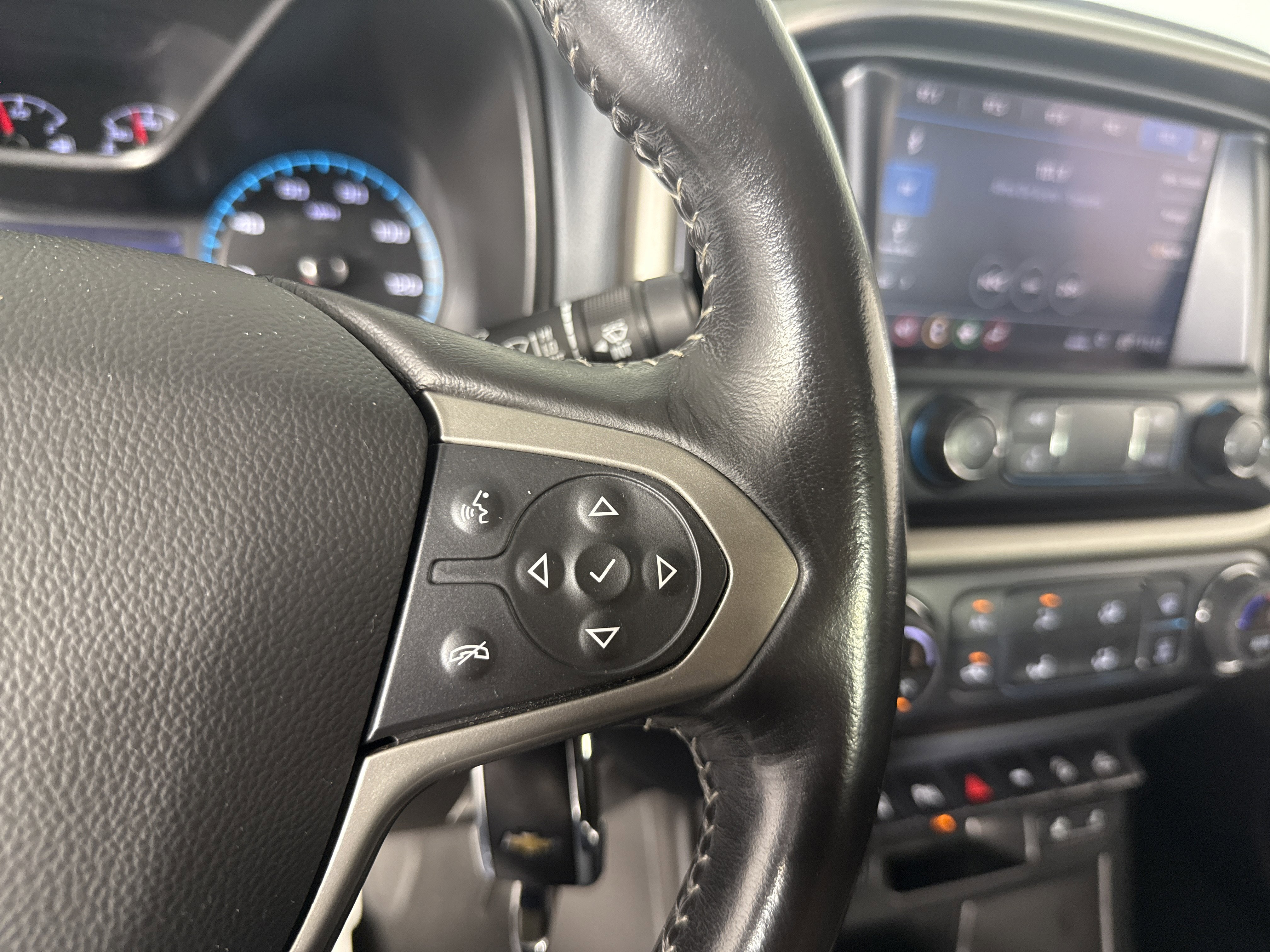 Used 2022 Chevrolet Colorado Z71 w/ Safety Package image 25