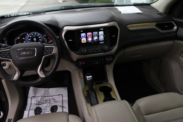 Used 2017 GMC Acadia Denali w/ Technology Package FWD image 27