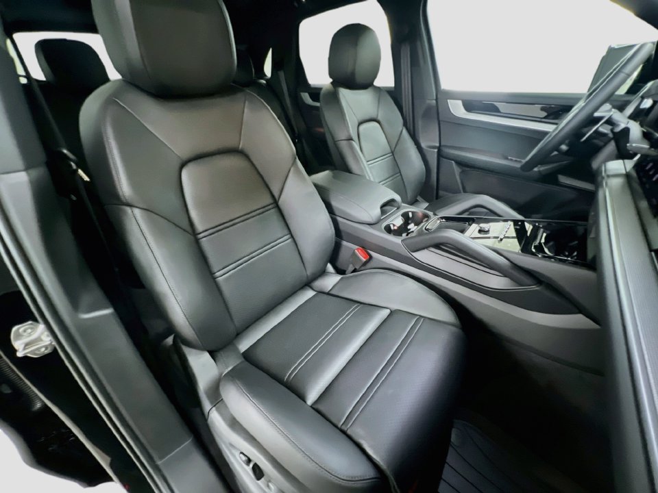 New 2026 Porsche Cayenne S AWD/4WD image 30