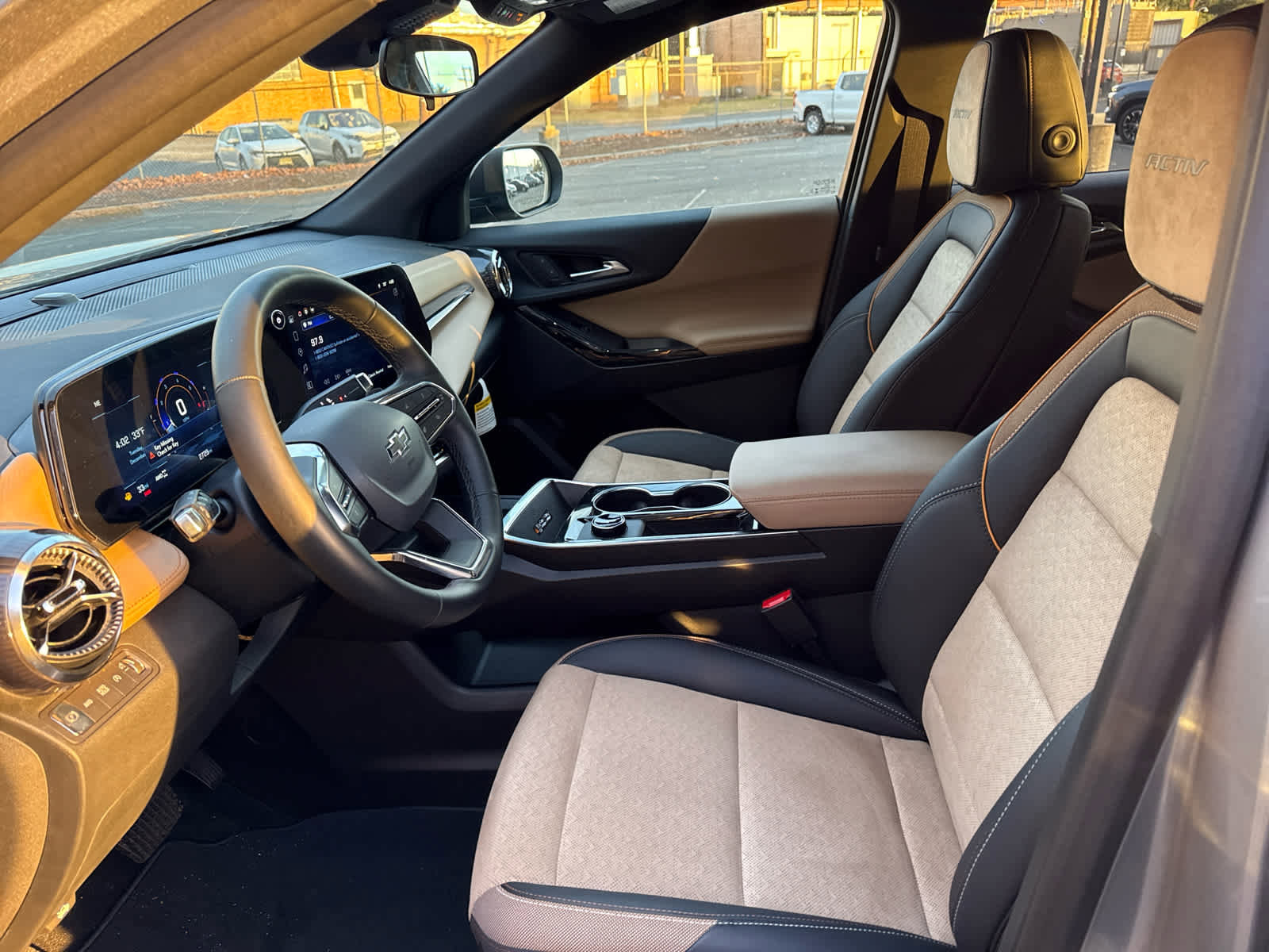 Used 2026 Chevrolet Equinox ACTIV image 15