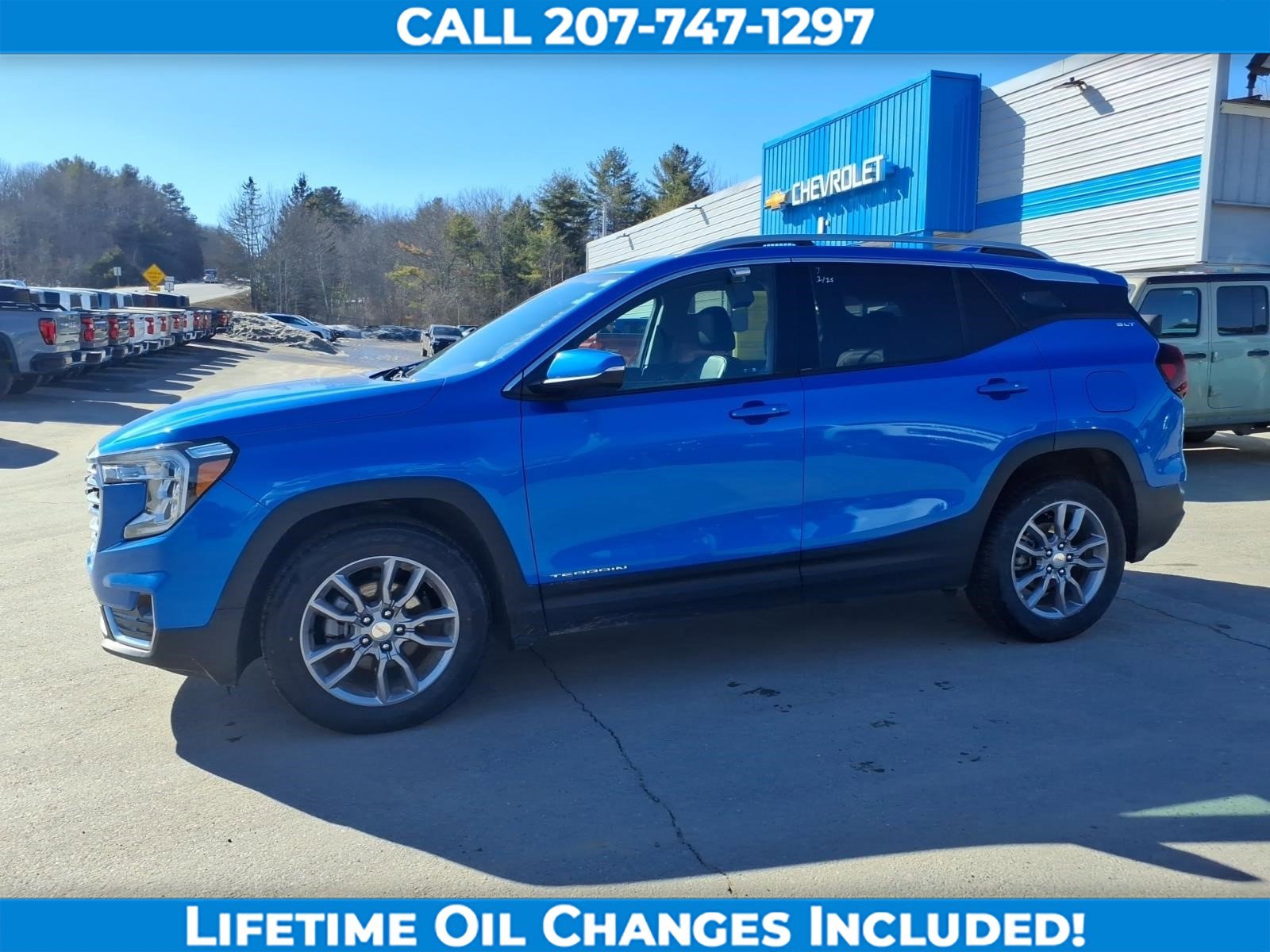 Used 2024 GMC Terrain SLT image 8