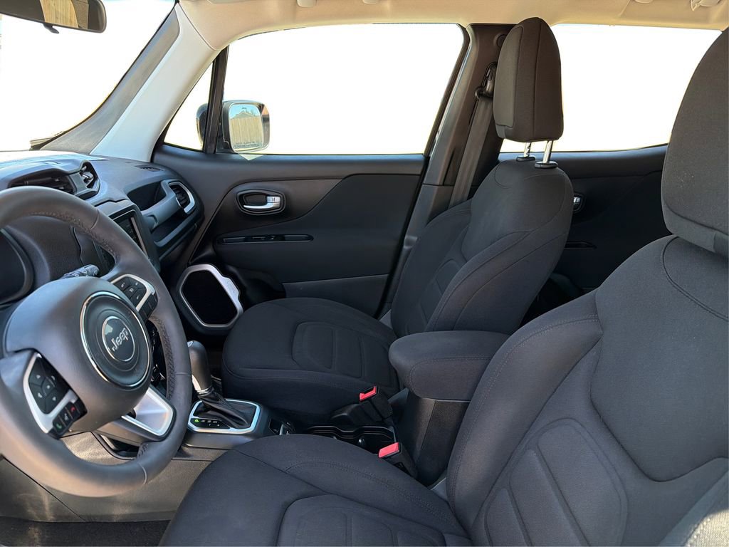 Used 2019 Jeep Renegade Latitude image 10