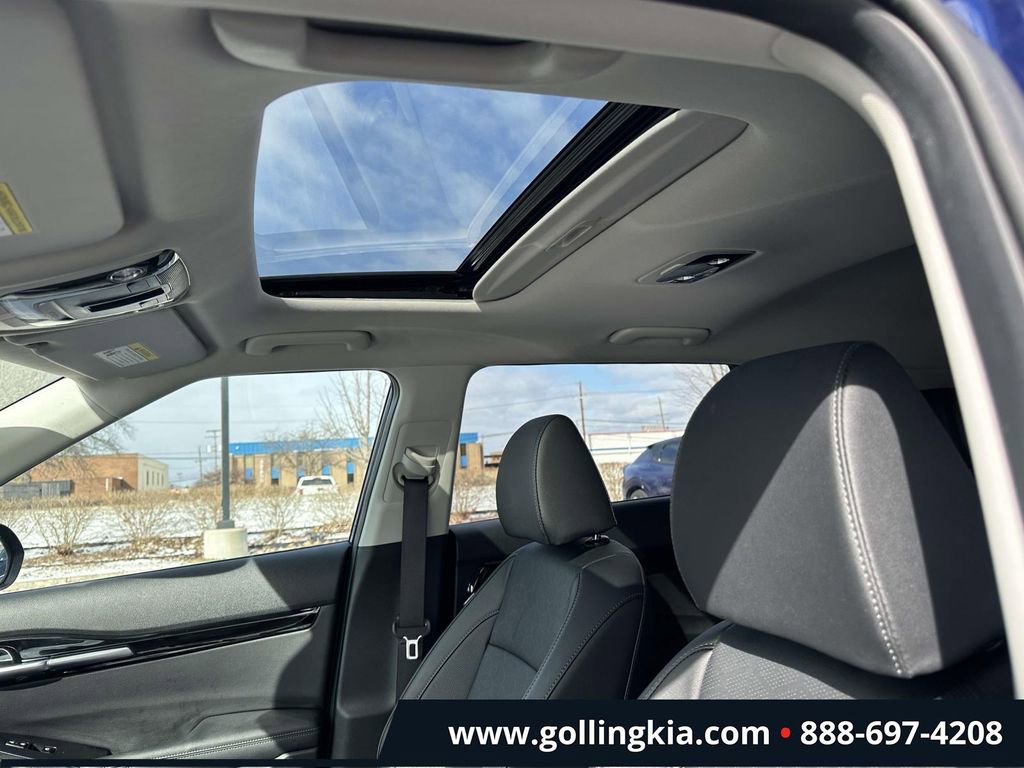 Certified 2025 Kia Seltos EX w/ EX Sunroof Package image 19