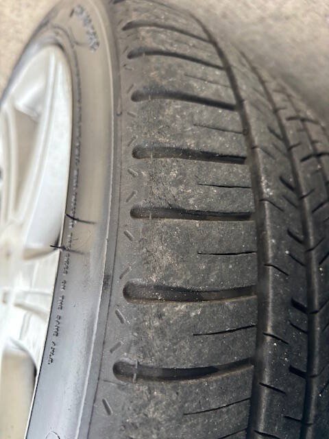 Used 2007 Chrysler Crossfire Limited RWD image 13
