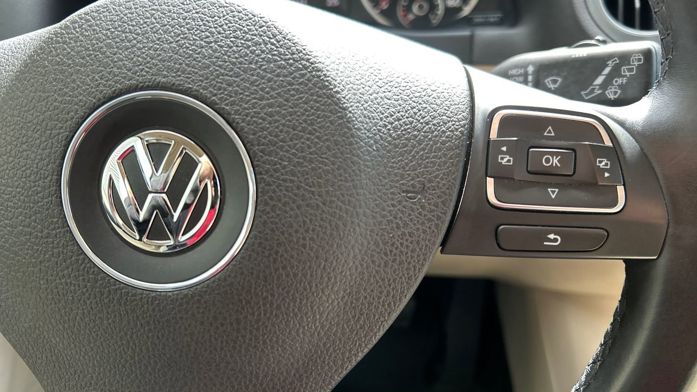 Used 2017 Volkswagen Tiguan S image 30